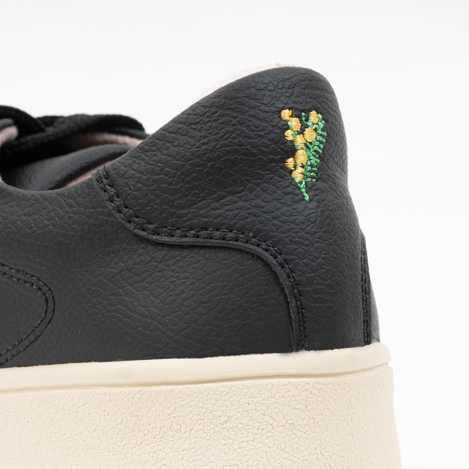 Tenis Botanica Negro