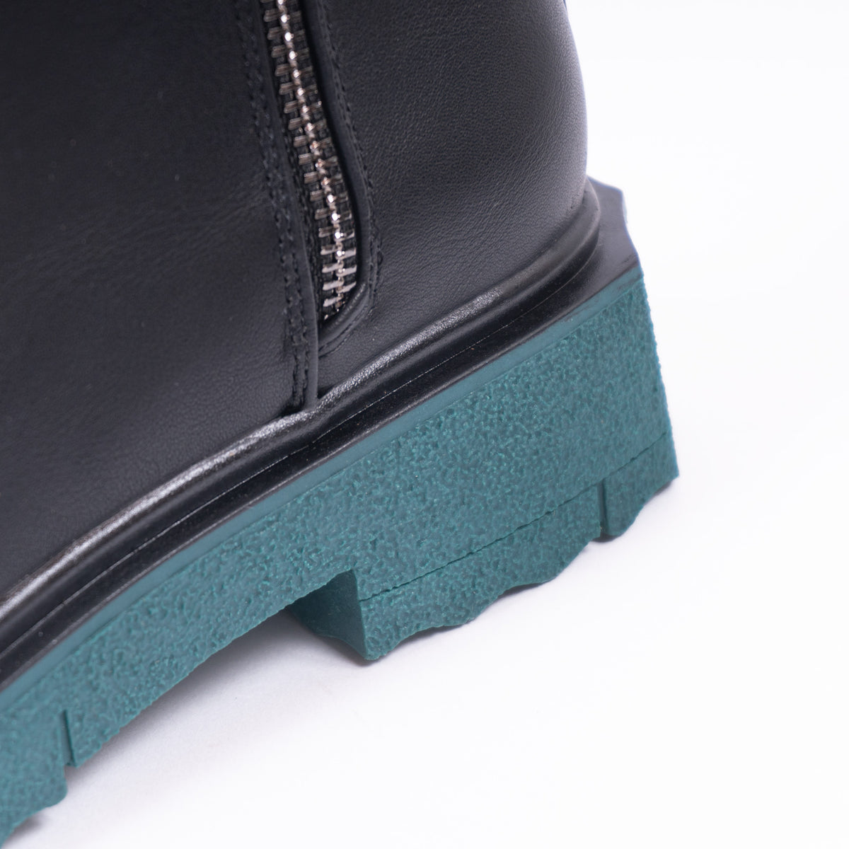 Bota Negra Suela Verde