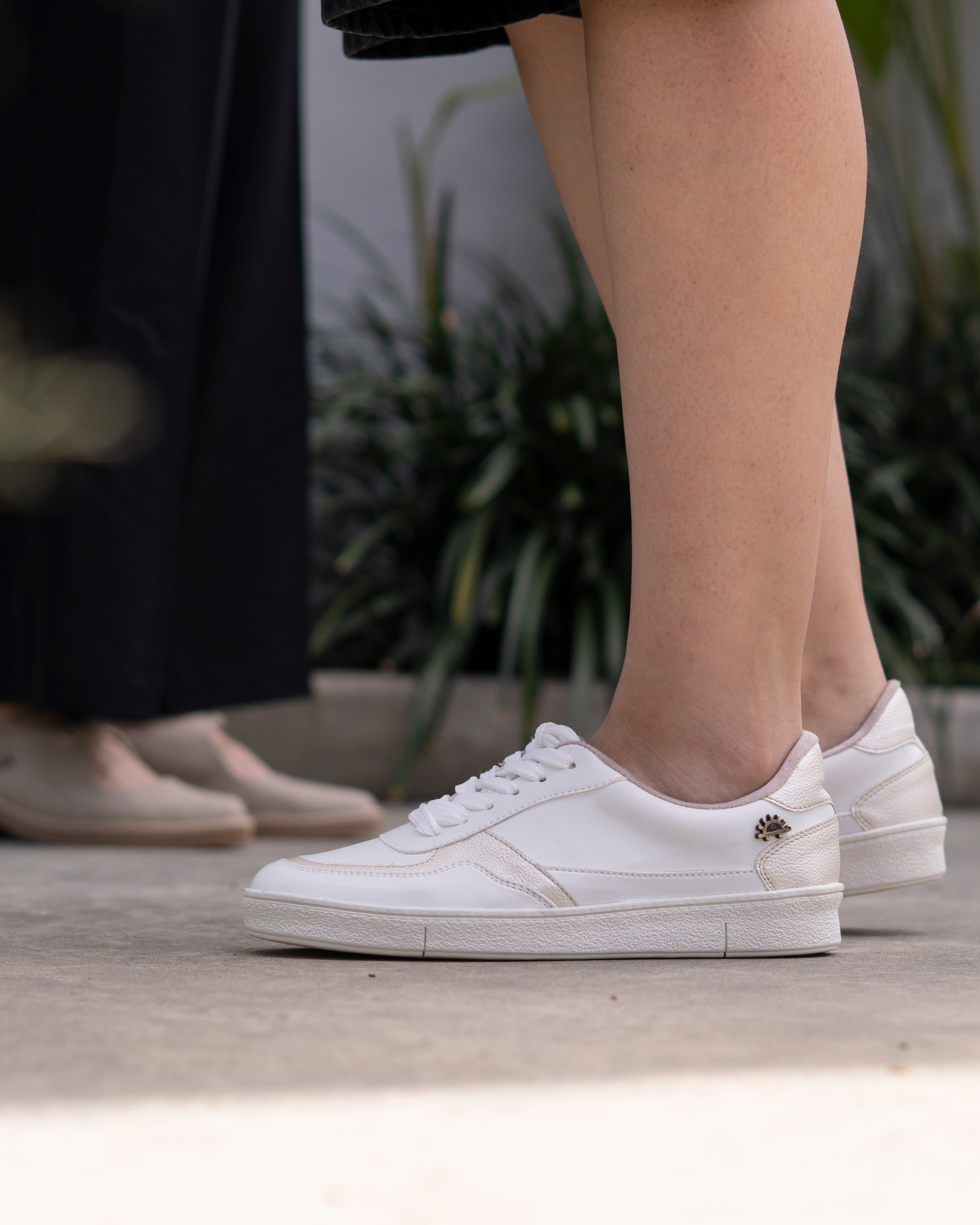 Tenis Groovy Dorado