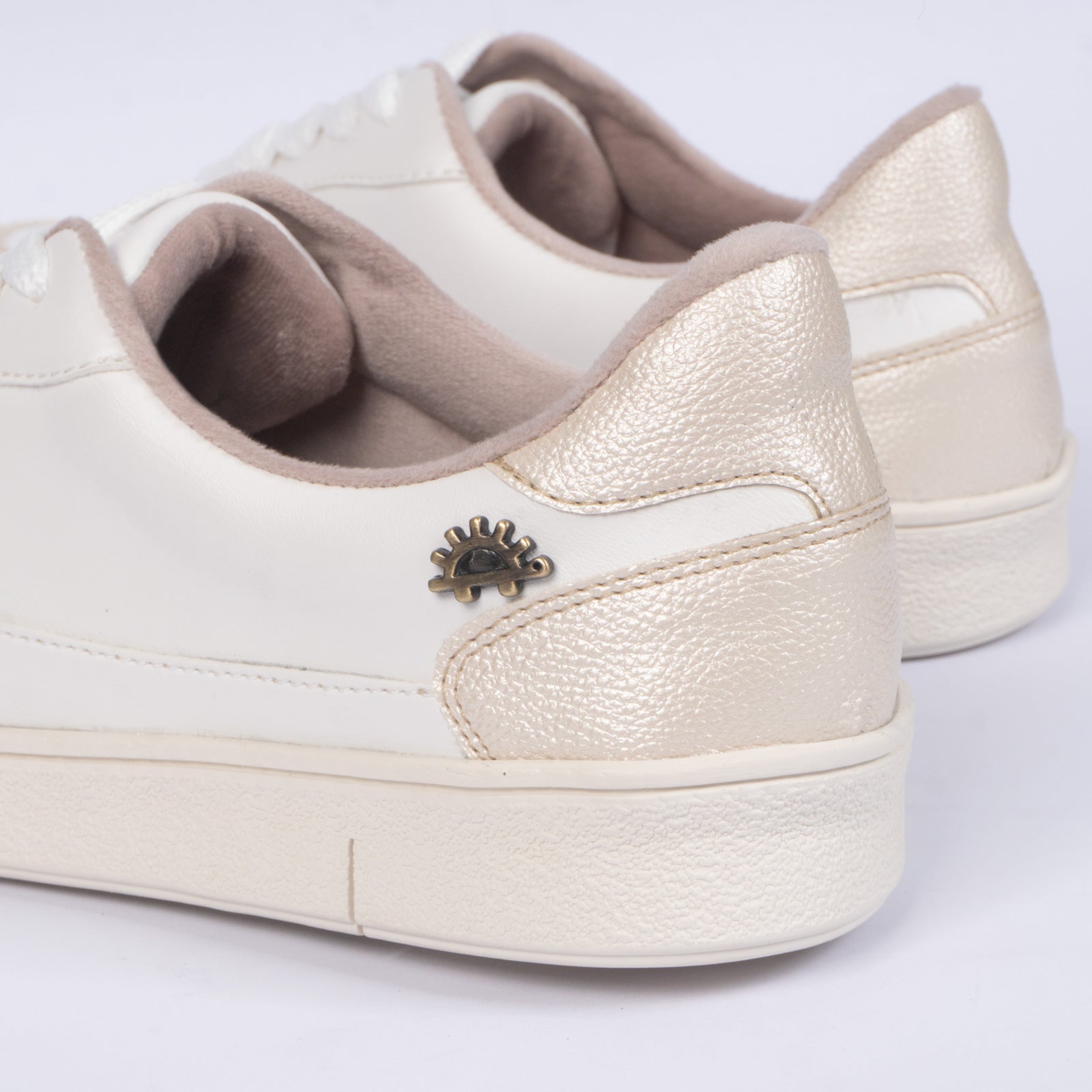 Tenis Groovy Dorado