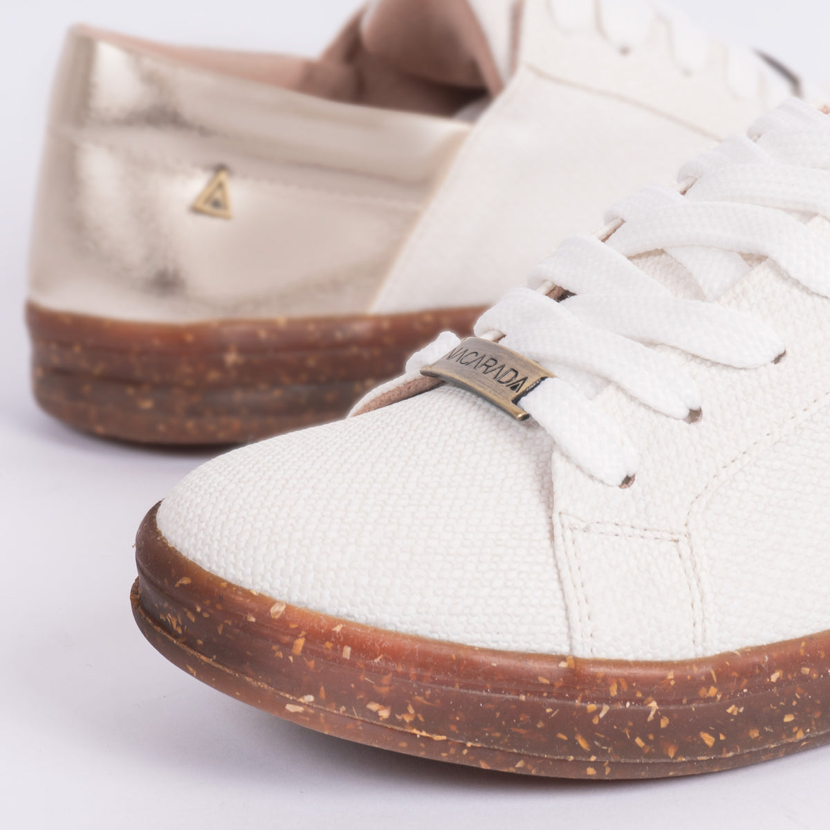 Tenis Consciente Oro