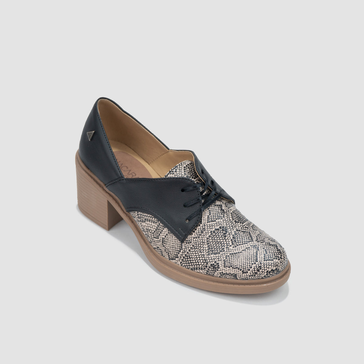 Derby Esenciales Negro